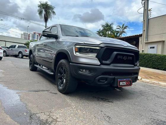 RAM 1500 5.7 V8 GASOLINA REBEL CD 4X4 AUTOMÁTICO
